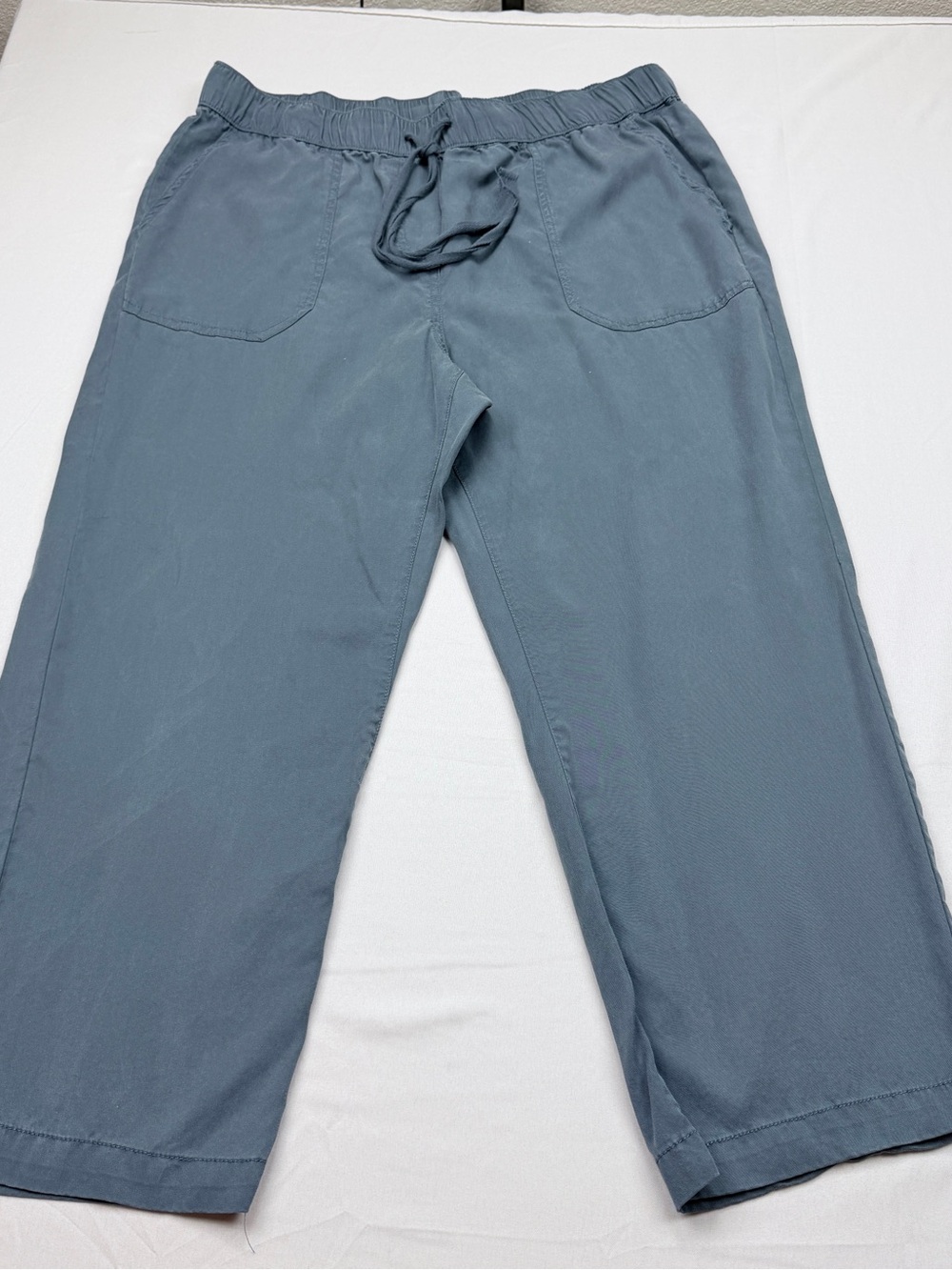 For The Republic Women's Wide-Leg Cropped Drawstring Pants in Slate